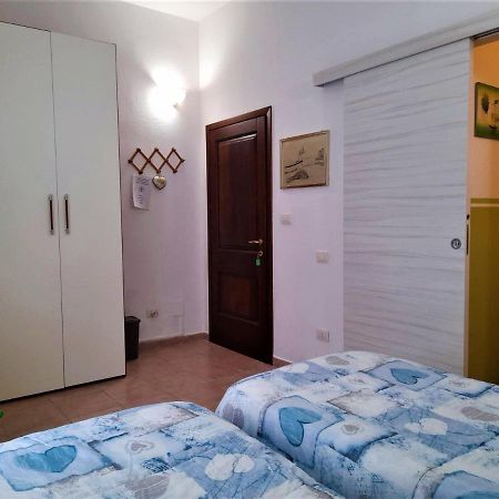 Bed and Breakfast La Finestra Vista Corsica Санта-Тереза-Галлура Экстерьер фото