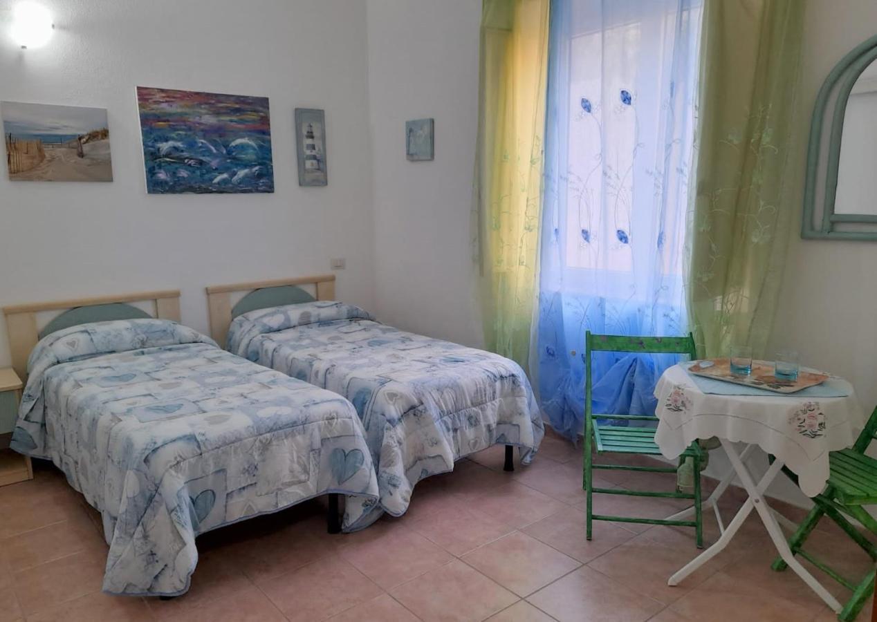 Bed and Breakfast La Finestra Vista Corsica Санта-Тереза-Галлура Экстерьер фото