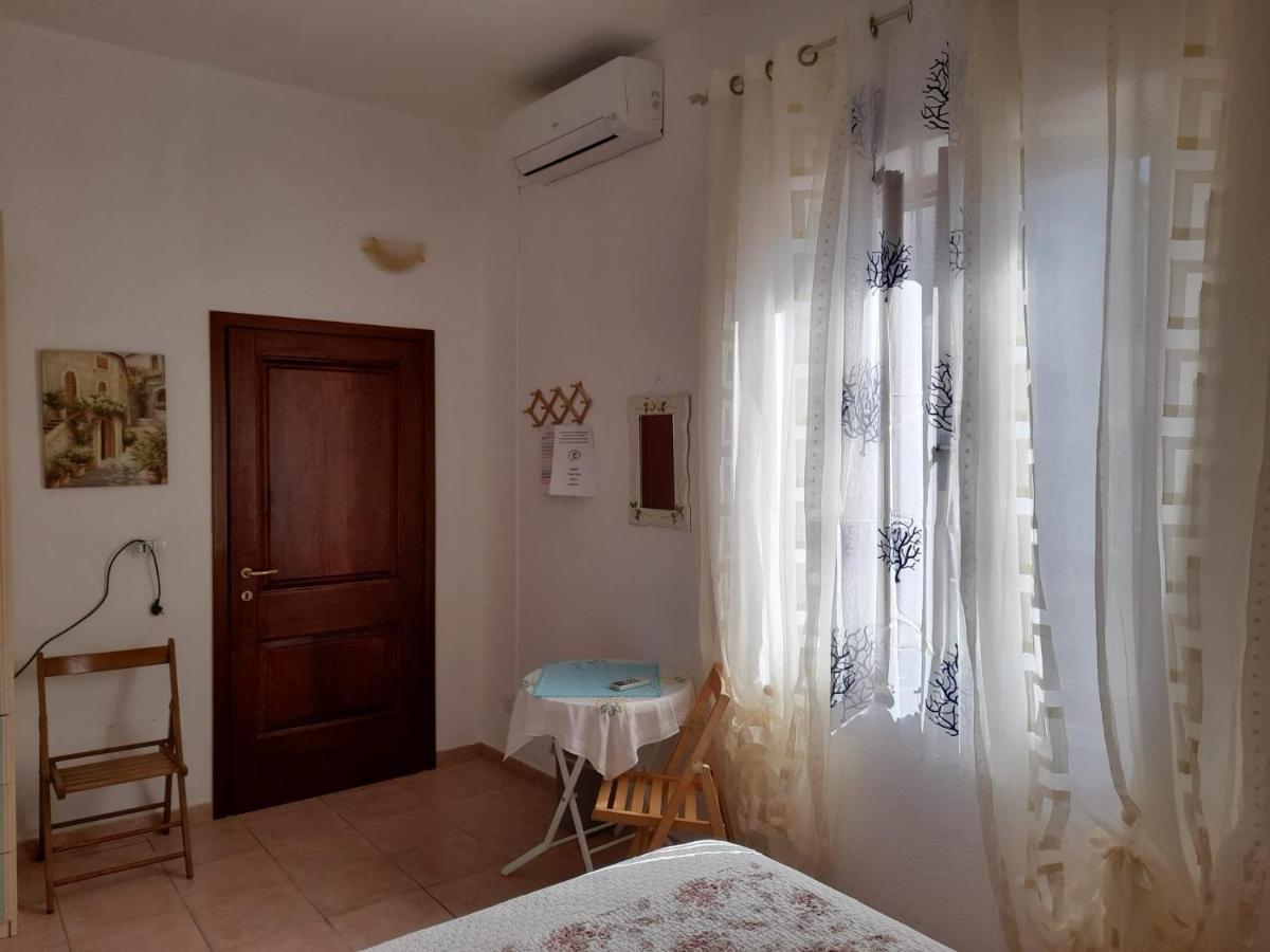 Bed and Breakfast La Finestra Vista Corsica Санта-Тереза-Галлура Экстерьер фото