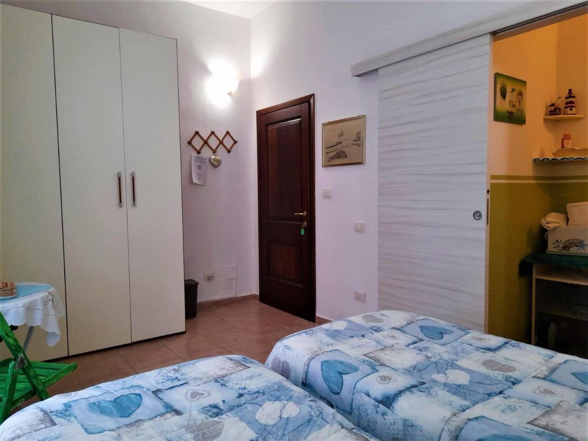 Bed and Breakfast La Finestra Vista Corsica Санта-Тереза-Галлура Экстерьер фото