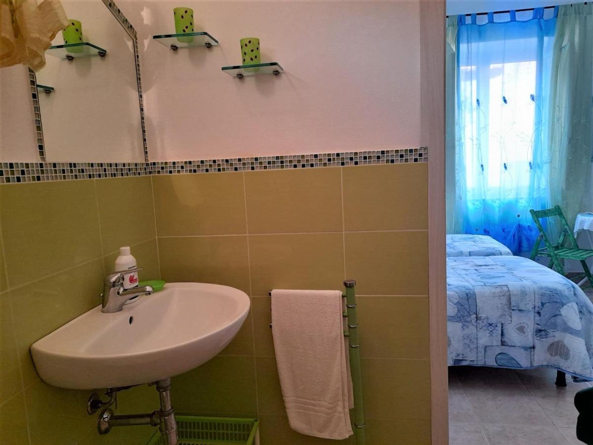 Bed and Breakfast La Finestra Vista Corsica Санта-Тереза-Галлура Экстерьер фото
