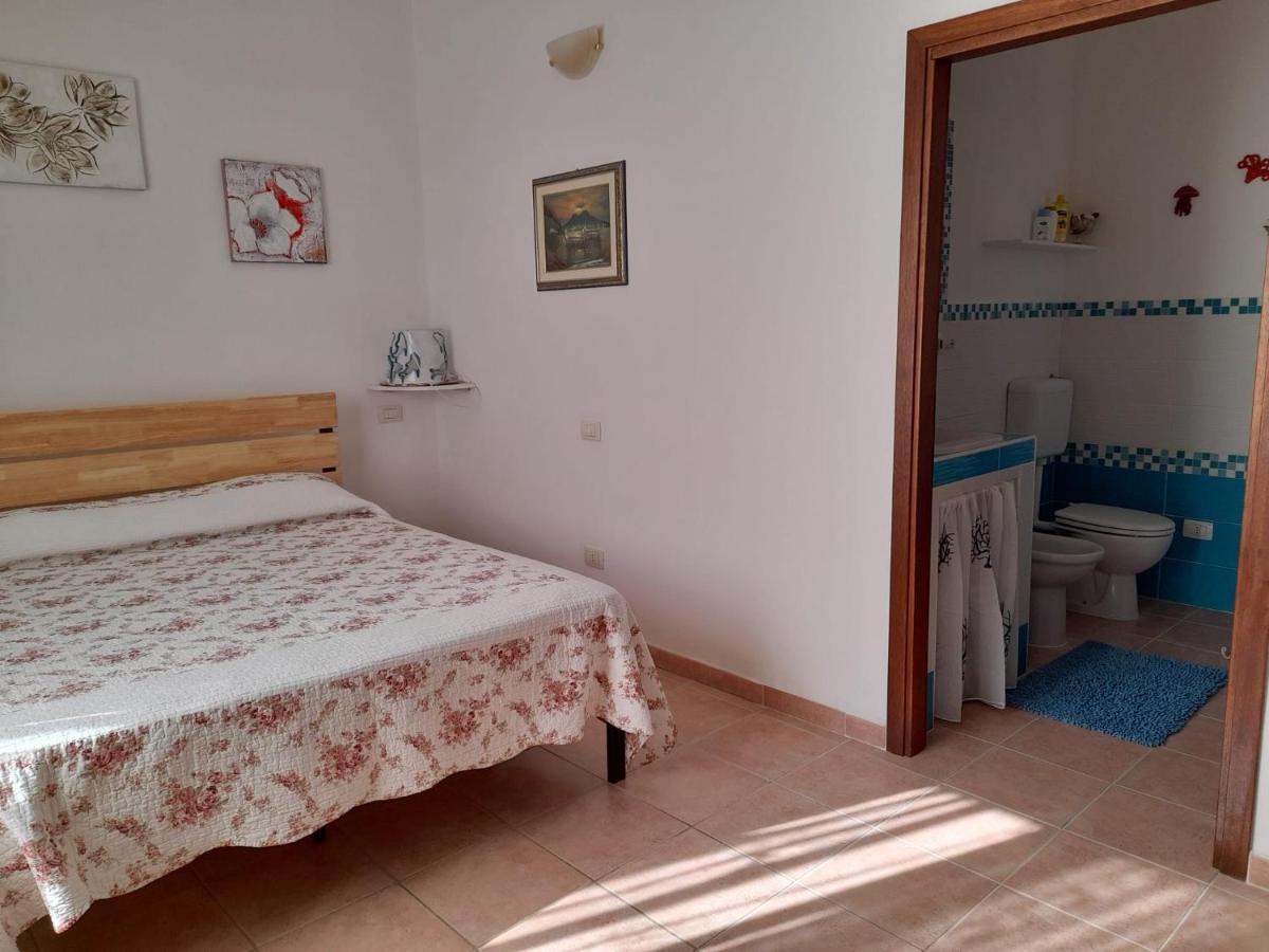 Bed and Breakfast La Finestra Vista Corsica Санта-Тереза-Галлура Экстерьер фото