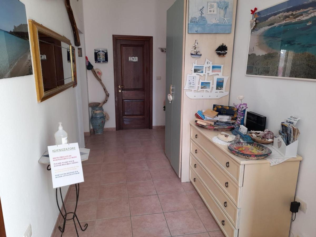 Bed and Breakfast La Finestra Vista Corsica Санта-Тереза-Галлура Экстерьер фото
