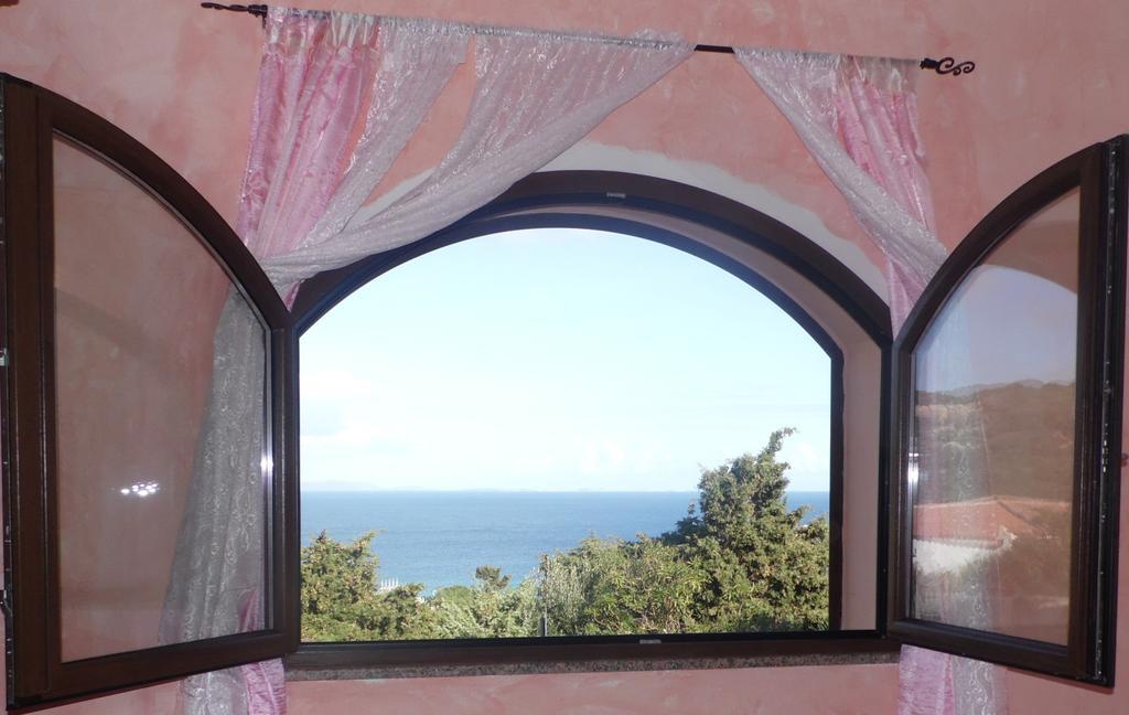 Bed and Breakfast La Finestra Vista Corsica Санта-Тереза-Галлура Номер фото